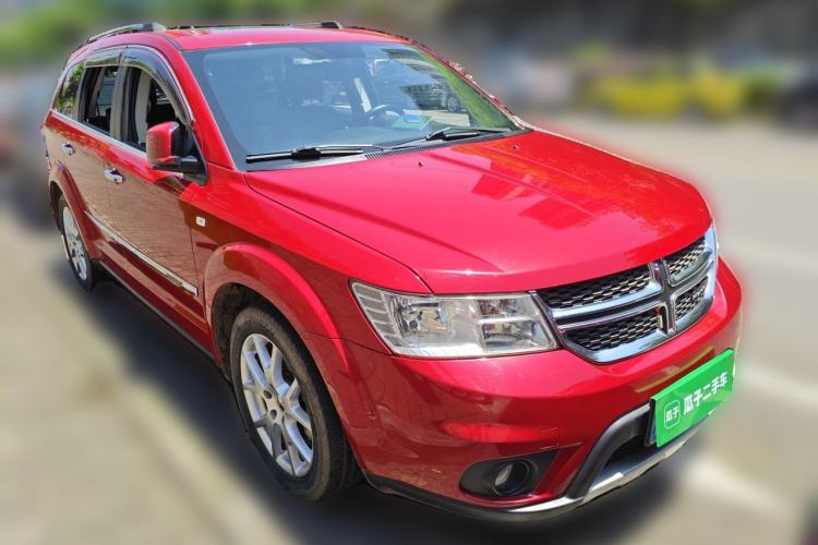 Used Dodge Journey 2014 2.4L Two-Wheel Drive Touring Edition Front Right 45 Deg