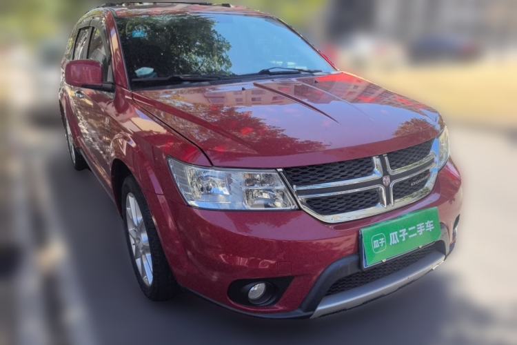Used Dodge Journey 2014 2.4L Two-Wheel Drive Touring Edition Front Right 45 Deg
