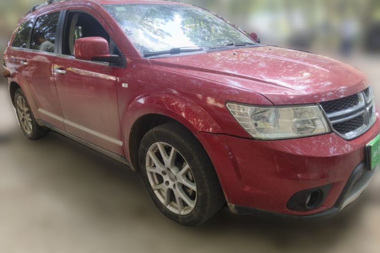 Used Dodge Journey 2014 2.4L Two-Wheel Drive Touring Edition Front Right 45 Deg