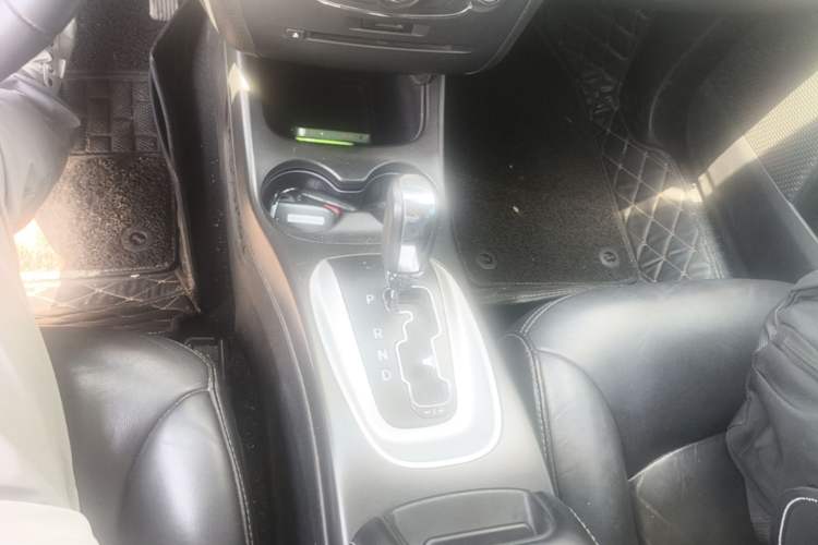 Used Dodge Journey 2014 2.4L Two-Wheel Drive Touring Edition Gear Lever
