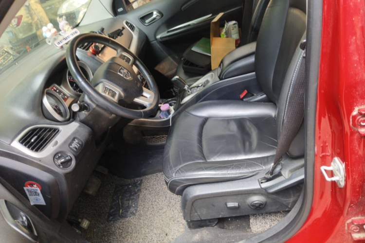 Used Dodge Journey 2014 2.4L Two-Wheel Drive Touring Edition Left Front Seat