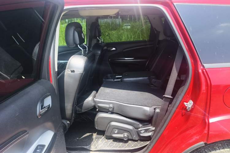 Used Dodge Journey 2014 2.4L Two-Wheel Drive Touring Edition Left Rear Seat