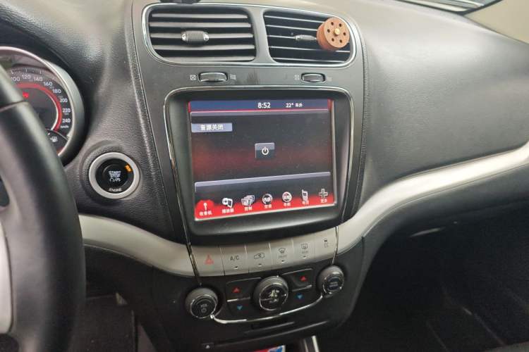 Used Dodge Journey 2014 2.4L Two-Wheel Drive Touring Edition Audio And AC Panel