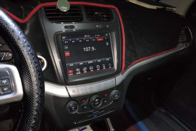 Used Dodge Journey 2014 2.4L Two-Wheel Drive Touring Edition Audio And AC Panel