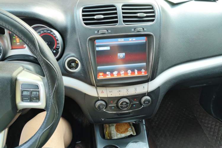 Used Dodge Journey 2014 2.4L Two-Wheel Drive Touring Edition Audio And AC Panel