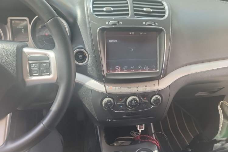 Used Dodge Journey 2014 2.4L Two-Wheel Drive Touring Edition Audio And AC Panel