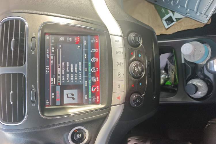 Used Dodge Journey 2014 2.4L Two-Wheel Drive Touring Edition Audio And AC Panel