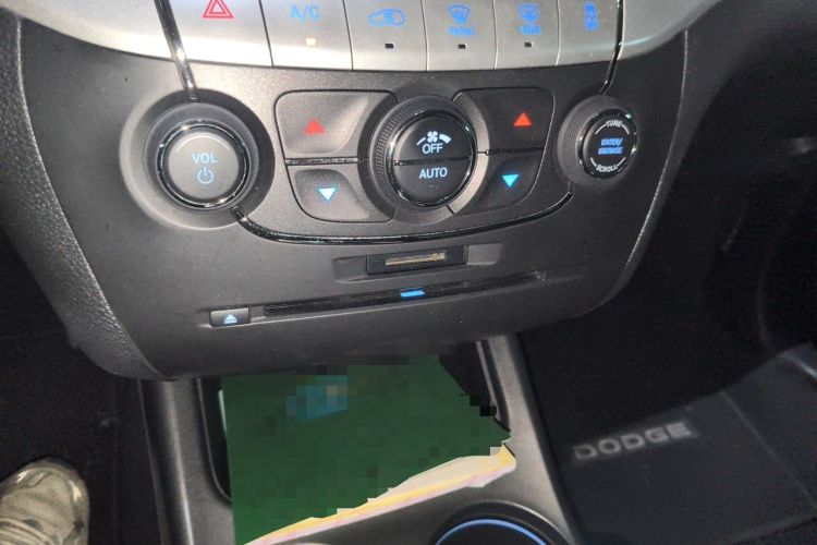 Used Dodge Journey 2014 2.4L Two-Wheel Drive Touring Edition Audio And AC Panel