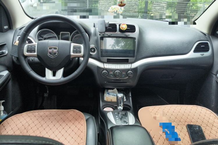 Used Dodge Journey 2014 2.4L Two-Wheel Drive Touring Edition Center Console
