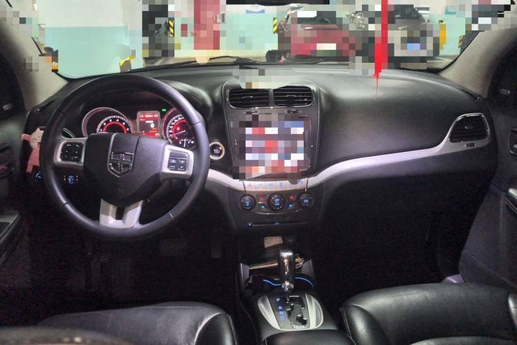 Used Dodge Journey 2014 2.4L Two-Wheel Drive Touring Edition Center Console