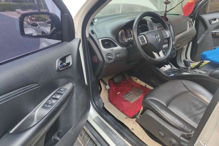 Used Dodge Journey 2014 2.4L Two-Wheel Drive Touring Edition Driver Seat
