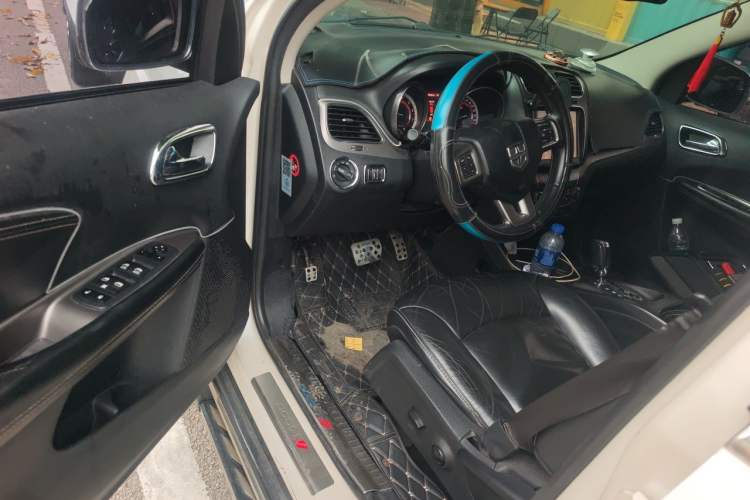 Used Dodge Journey 2014 2.4L Two-Wheel Drive Touring Edition Driver Seat