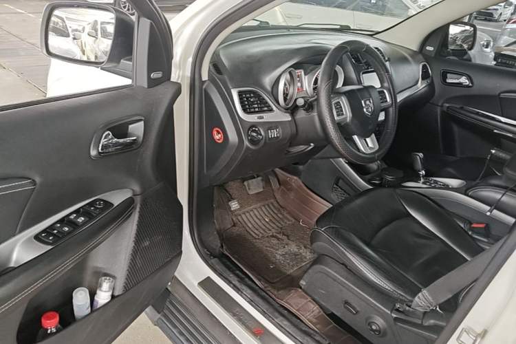 Used Dodge Journey 2014 2.4L Two-Wheel Drive Touring Edition Driver Seat