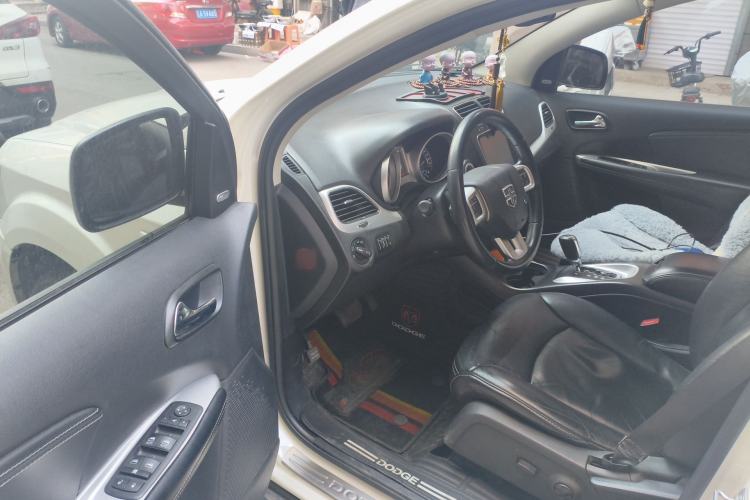 Used Dodge Journey 2014 2.4L Two-Wheel Drive Touring Edition Driver Seat