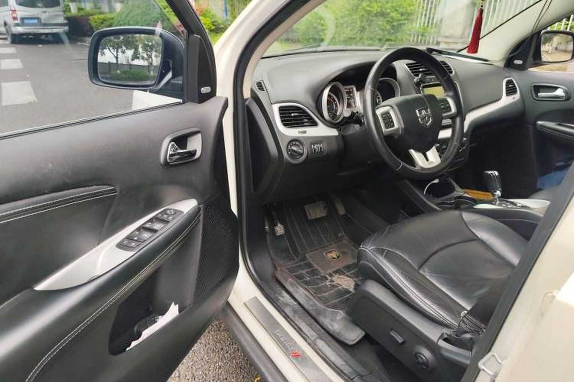 Used Dodge Journey 2014 2.4L Two-Wheel Drive Touring Edition Driver Seat
