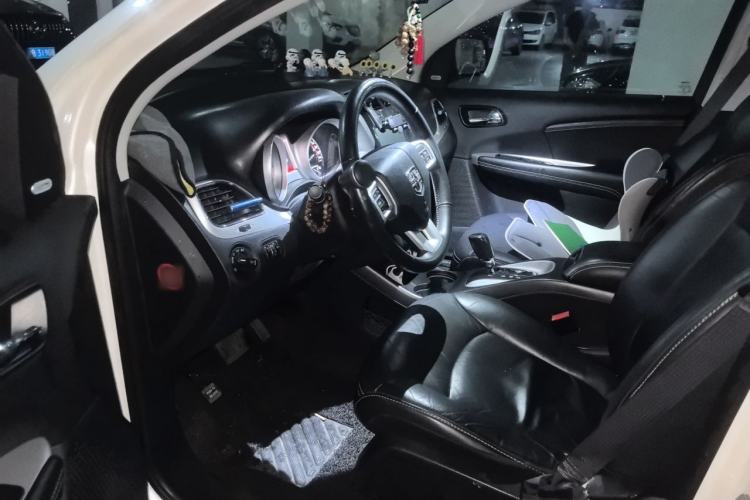 Used Dodge Journey 2014 2.4L Two-Wheel Drive Touring Edition Driver Seat