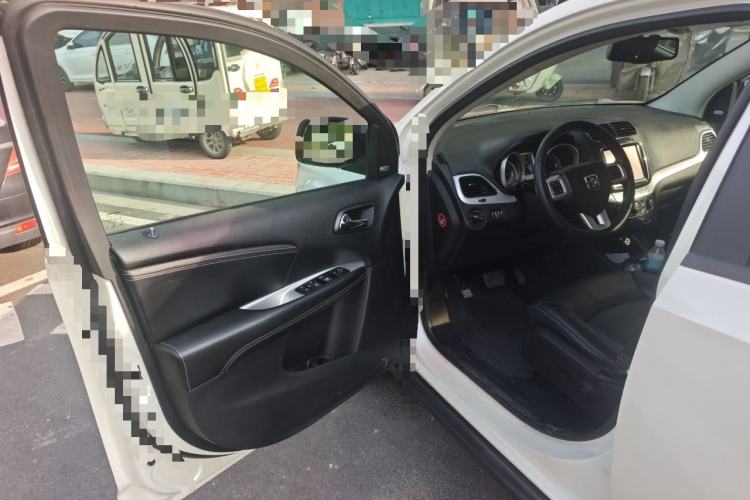Used Dodge Journey 2014 2.4L Two-Wheel Drive Touring Edition Driver Seat