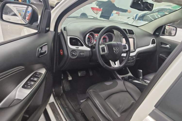 Used Dodge Journey 2014 2.4L Two-Wheel Drive Touring Edition Driver Seat