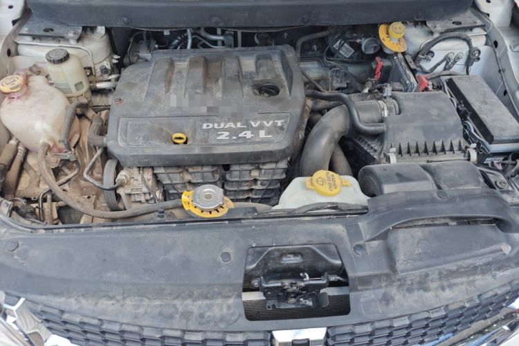 Used Dodge Journey 2014 2.4L Two-Wheel Drive Touring Edition Engine Bay