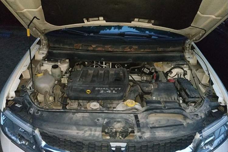 Used Dodge Journey 2014 2.4L Two-Wheel Drive Touring Edition Engine Bay