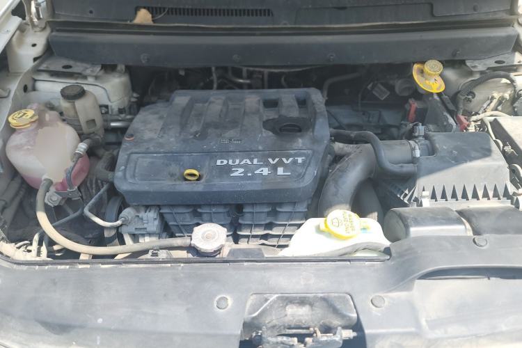Used Dodge Journey 2014 2.4L Two-Wheel Drive Touring Edition Engine Bay