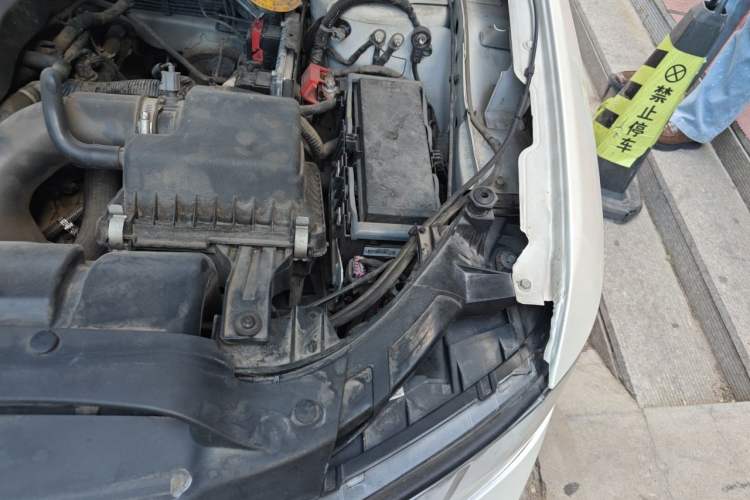 Used Dodge Journey 2014 2.4L Two-Wheel Drive Touring Edition Engine Bay Left