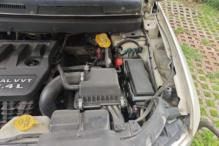 Used Dodge Journey 2014 2.4L Two-Wheel Drive Touring Edition Engine Bay Left
