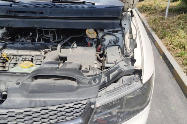 Used Dodge Journey 2014 2.4L Two-Wheel Drive Touring Edition Engine Bay Left