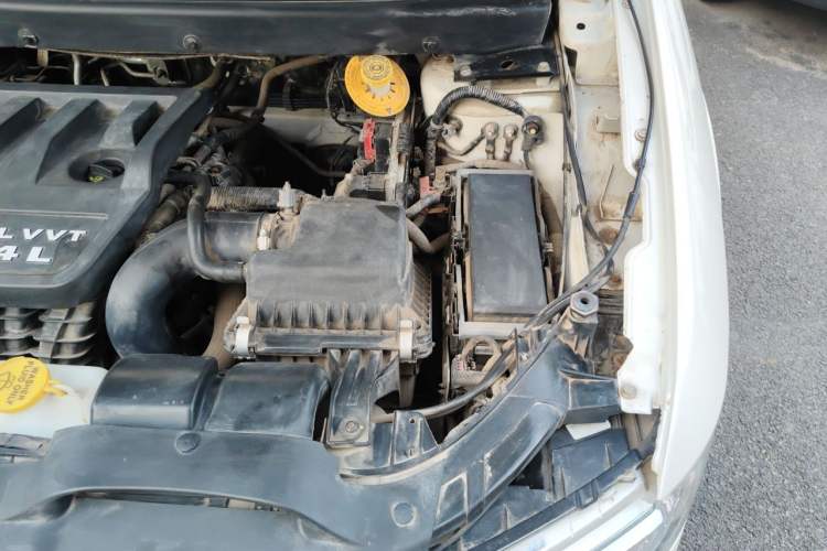 Used Dodge Journey 2014 2.4L Two-Wheel Drive Touring Edition Engine Bay Left