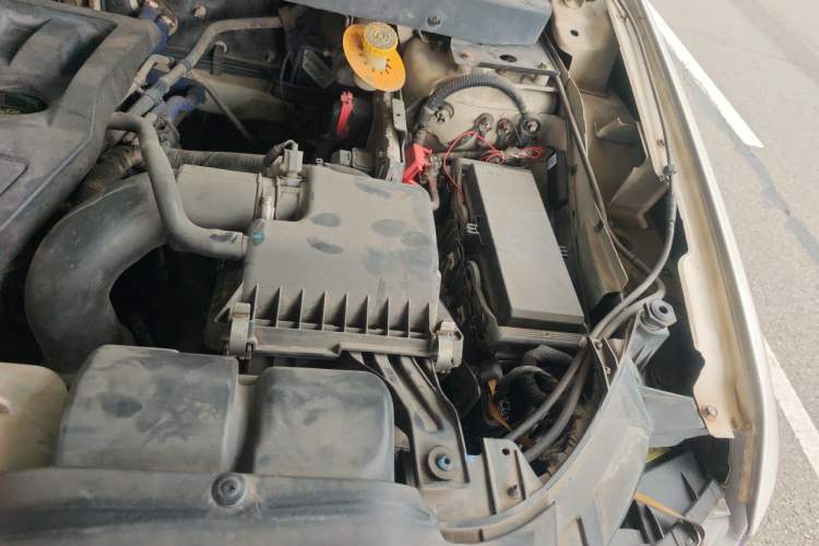 Used Dodge Journey 2014 2.4L Two-Wheel Drive Touring Edition Engine Bay Left