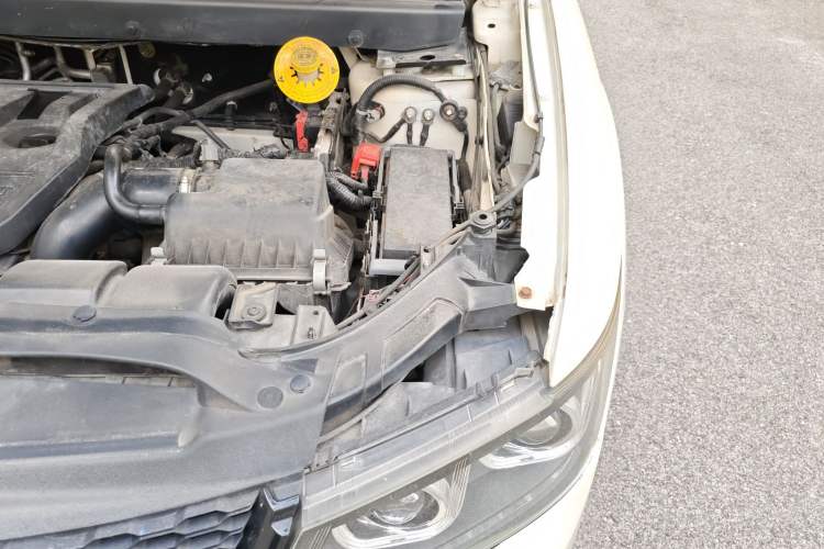Used Dodge Journey 2014 2.4L Two-Wheel Drive Touring Edition Engine Bay Left