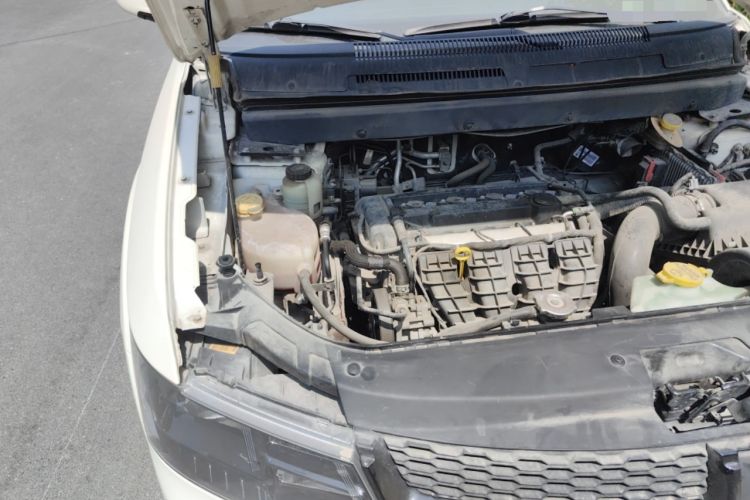 Used Dodge Journey 2014 2.4L Two-Wheel Drive Touring Edition Engine Bay Right