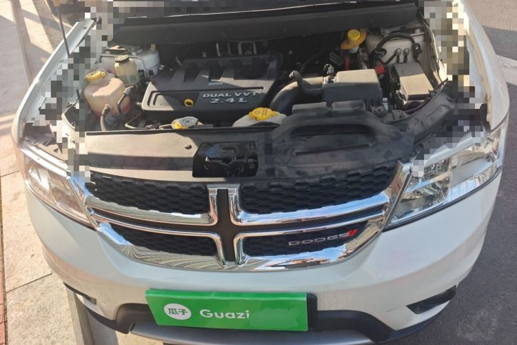 Used Dodge Journey 2014 2.4L Two-Wheel Drive Touring Edition Engine Bay