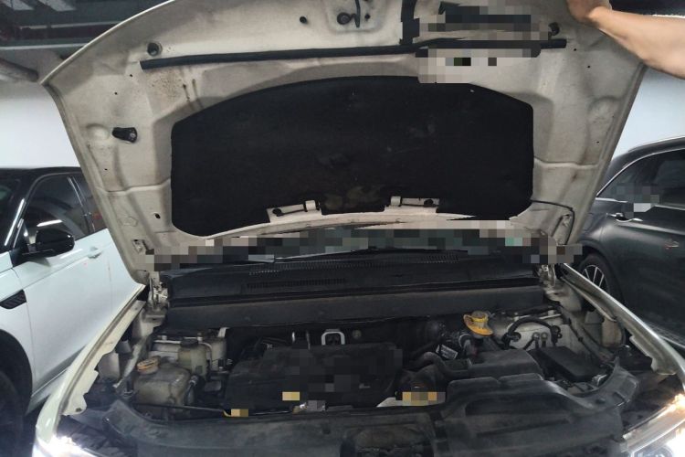 Used Dodge Journey 2014 2.4L Two-Wheel Drive Touring Edition Engine Bay