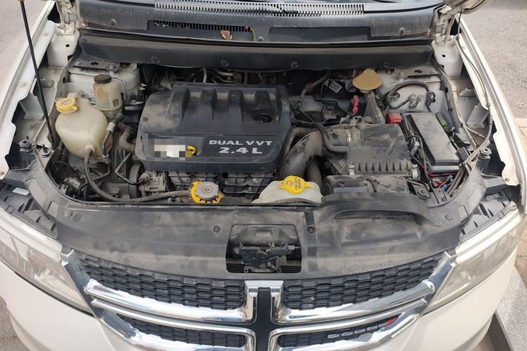Used Dodge Journey 2014 2.4L Two-Wheel Drive Touring Edition Engine Bay