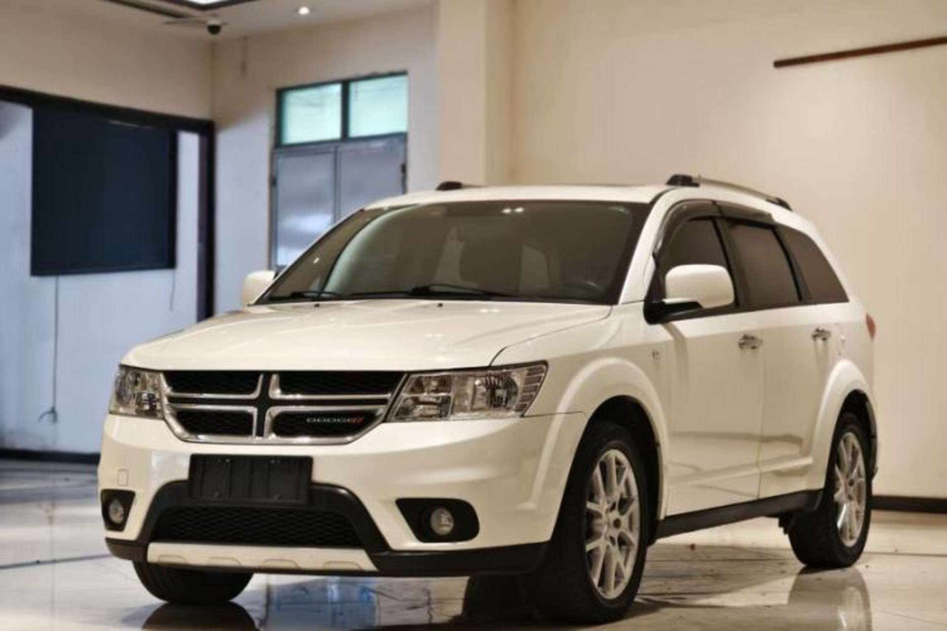 Used Dodge Journey 2014 2.4L Two-Wheel Drive Touring Edition Front Left 45 Deg