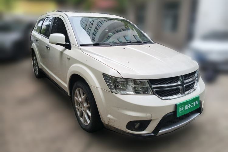 Used Dodge Journey 2014 2.4L Two-Wheel Drive Touring Edition Front Right 45 Deg