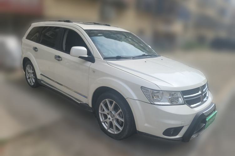 Used Dodge Journey 2014 2.4L Two-Wheel Drive Touring Edition Front Right 45 Deg