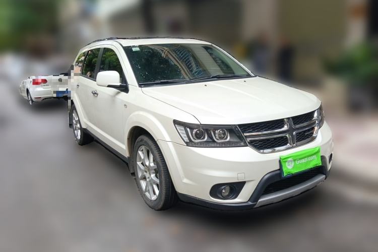 Used Dodge Journey 2014 2.4L Two-Wheel Drive Touring Edition Front Right 45 Deg