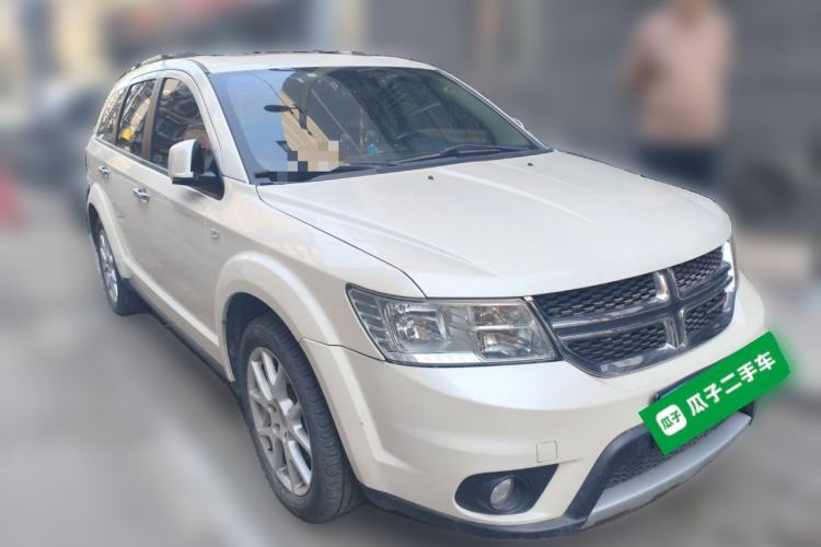 Used Dodge Journey 2014 2.4L Two-Wheel Drive Touring Edition Front Right 45 Deg