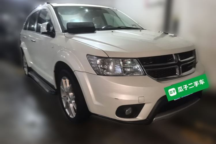Used Dodge Journey 2014 2.4L Two-Wheel Drive Touring Edition Front Right 45 Deg