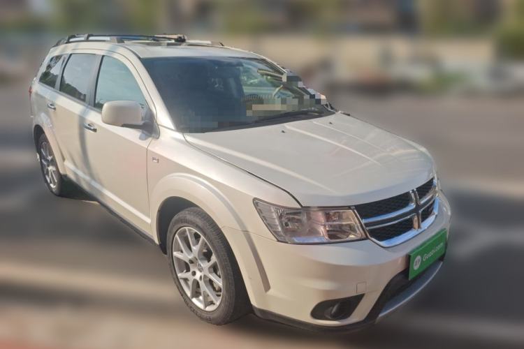 Used Dodge Journey 2014 2.4L Two-Wheel Drive Touring Edition Front Right 45 Deg