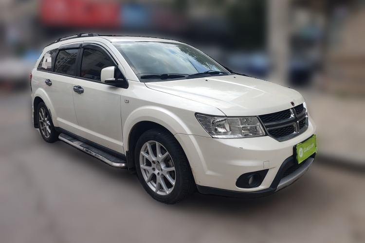 Used Dodge Journey 2014 2.4L Two-Wheel Drive Touring Edition Front Right 45 Deg