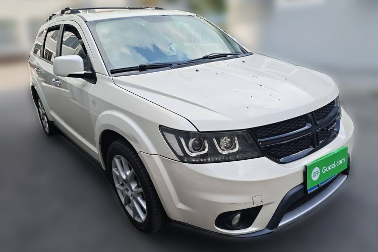 Used Dodge Journey 2014 2.4L Two-Wheel Drive Touring Edition Front Right 45 Deg