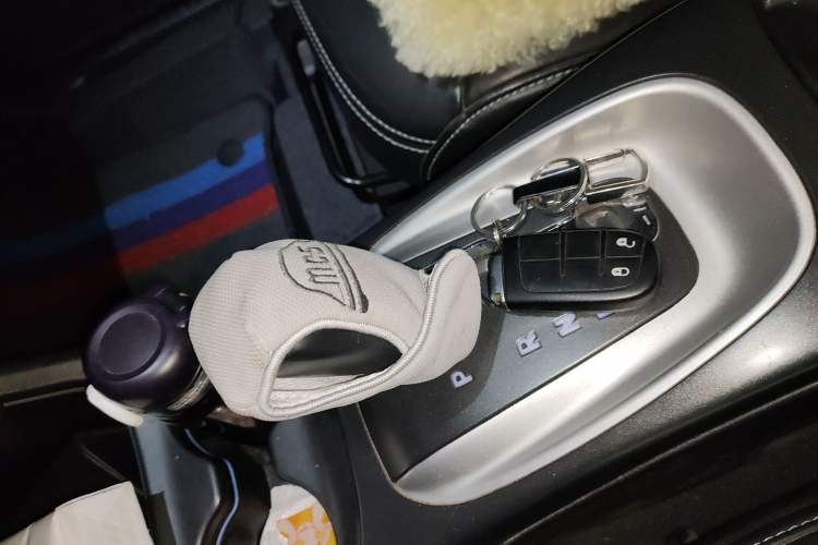Used Dodge Journey 2014 2.4L Two-Wheel Drive Touring Edition Gear Lever