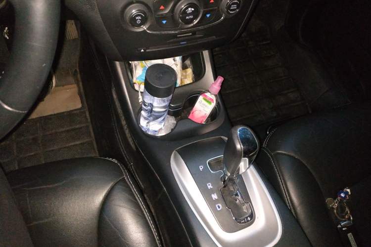 Used Dodge Journey 2014 2.4L Two-Wheel Drive Touring Edition Gear Lever