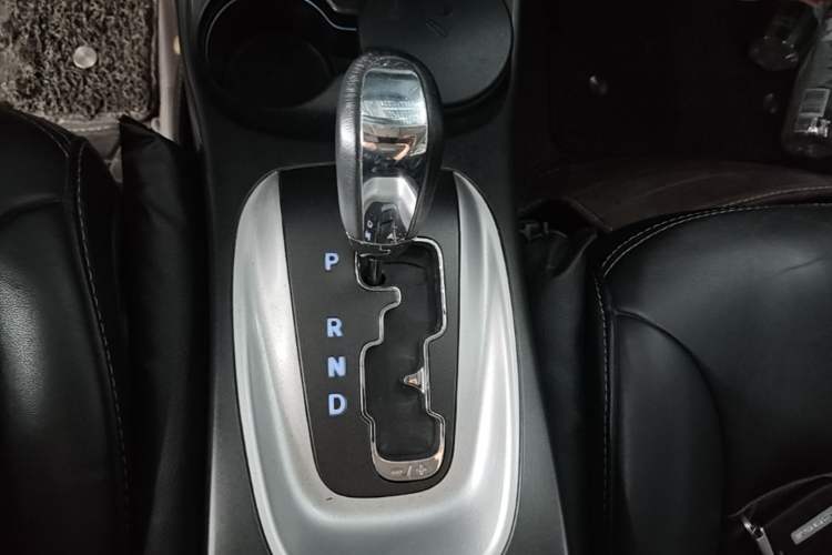 Used Dodge Journey 2014 2.4L Two-Wheel Drive Touring Edition Gear Lever