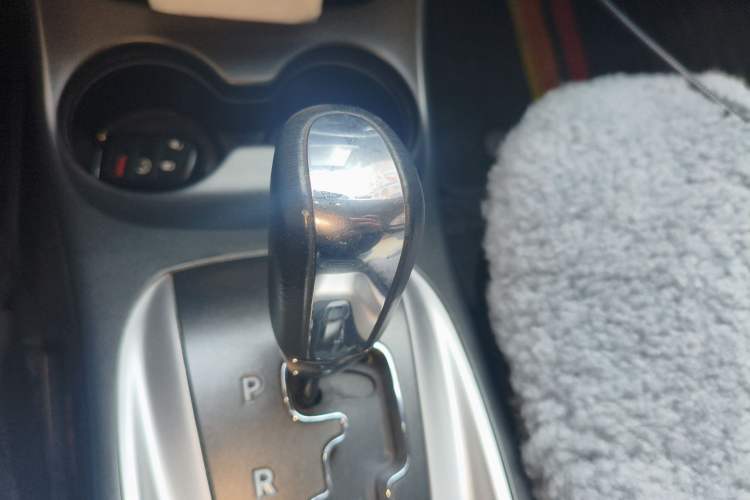 Used Dodge Journey 2014 2.4L Two-Wheel Drive Touring Edition Gear Lever