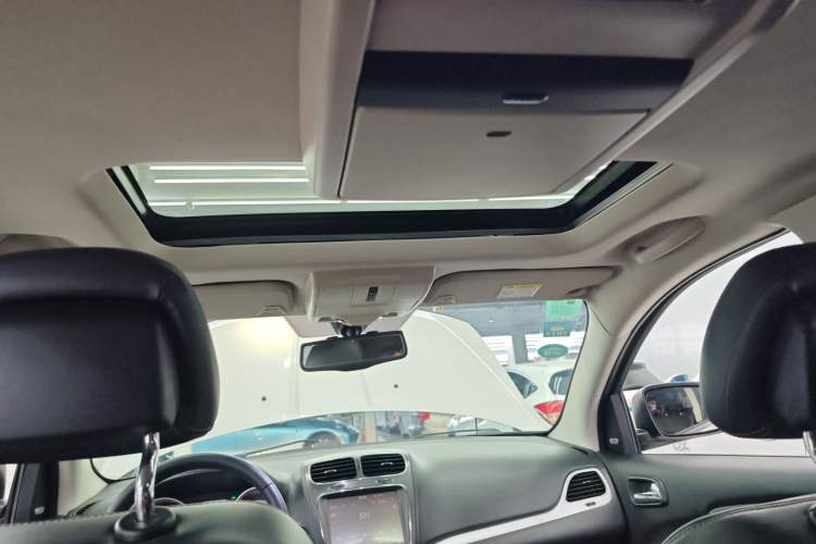 Used Dodge Journey 2014 2.4L Two-Wheel Drive Touring Edition Headliner
