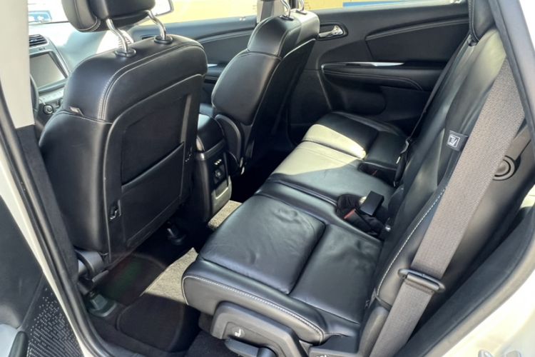 Used Dodge Journey 2014 2.4L Two-Wheel Drive Touring Edition Interior 3